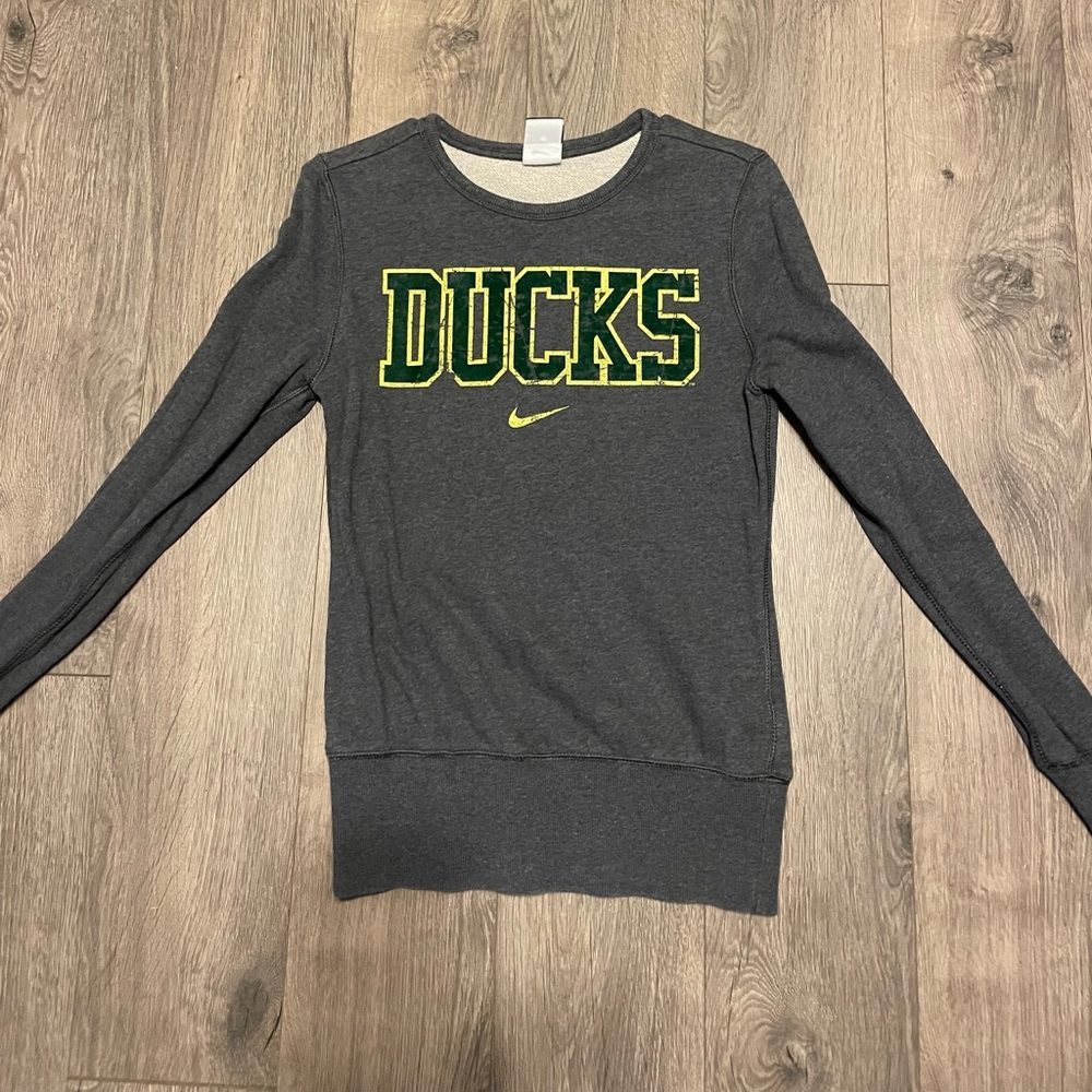 Nike Oregon Ducks sweatshirt. Size medium but fits more like xsm or small